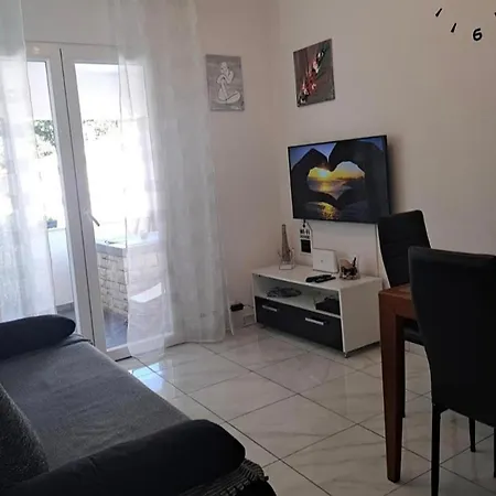 With Parking Space Razanj, - 12133 Appartement