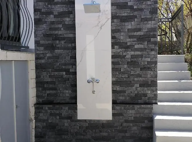 Апартаменты Apartments With Parking Space Razanj, Rogoznica - 12133 *