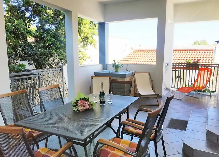 Апартаменты Apartments With Parking Space Razanj, Rogoznica - 12133 Рогозница